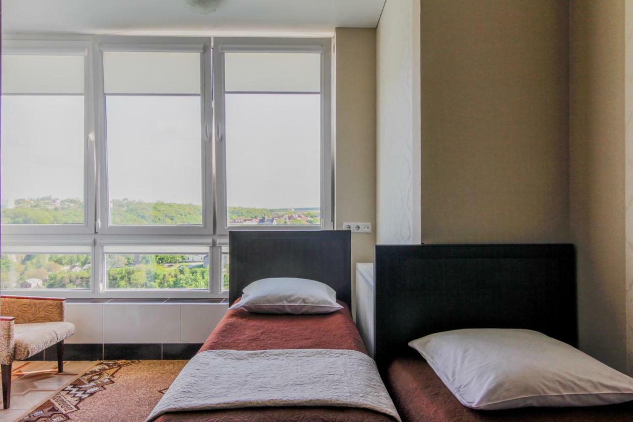 Rooms With Fortetsya View 2 Kamianets-Podilskyi Luaran gambar